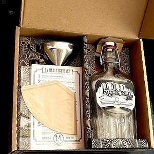 Old Fashioned Flask and Infusion Kit. NWT.